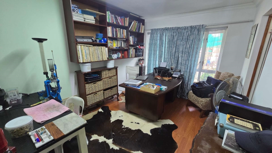 6 Bedroom Property for Sale in Protea Heights Western Cape